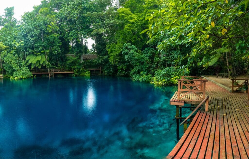 nanda blue hole espiritu santo vanuatu luganville